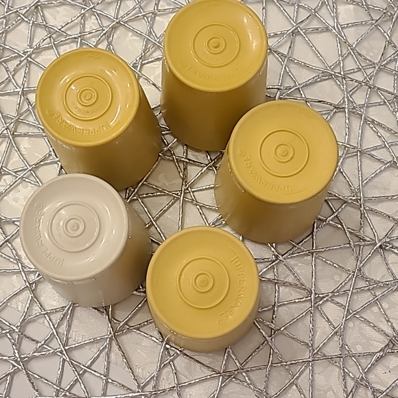 Vintage Tupperware Cups - Picture 2 of 2